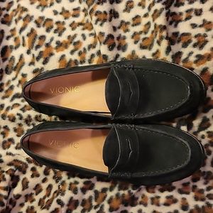 Vionic Waverly Black Loafer size 6.5